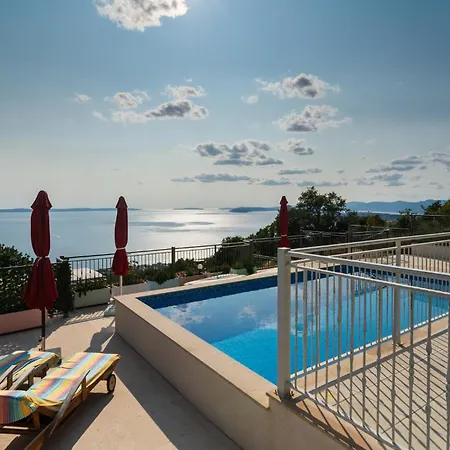 2 Bedroom Stunning In